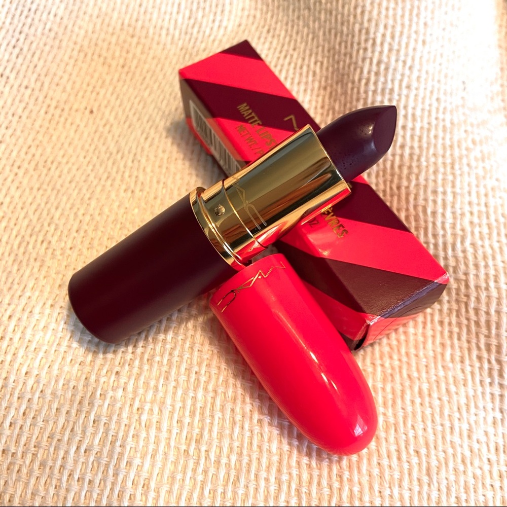 MAC Nutcracker Sweets Lipstick - Leap Of Delight